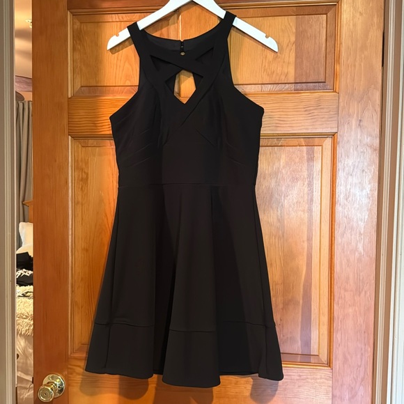 Juniors Black Fit and Flare Sleeveless Dress Size 13 - Picture 1 of 5
